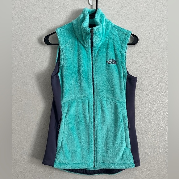 The Northface Fuzzy Vest - Picture 1 of 2